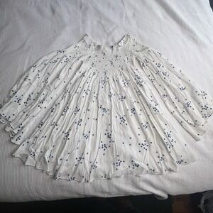 Olivaceous Floral Smocked‎ Off-Shoulder Top Size Medium Blue/White Boho Boutique